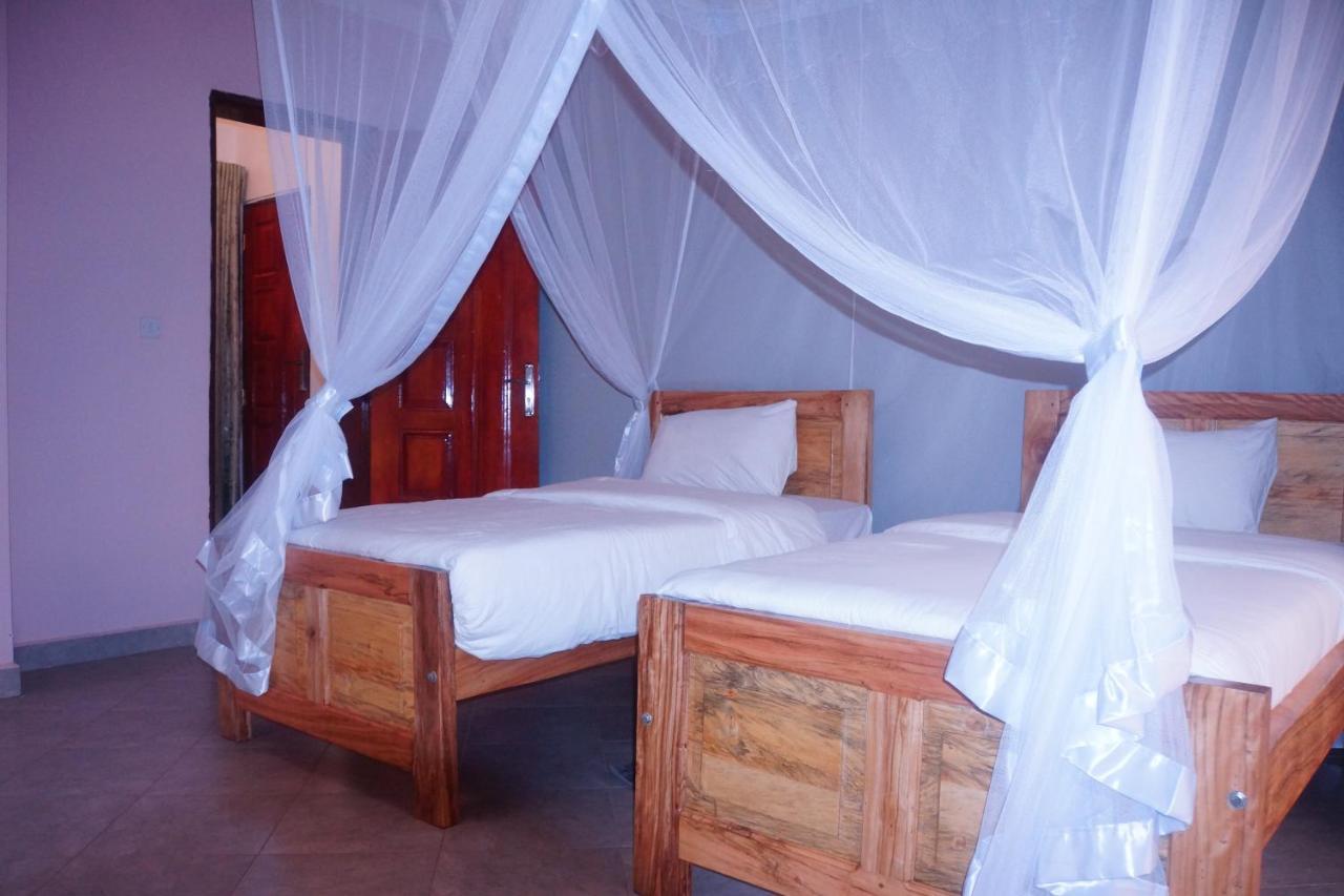 Silver Oaks Hotel Boma Fort Portal Exterior foto