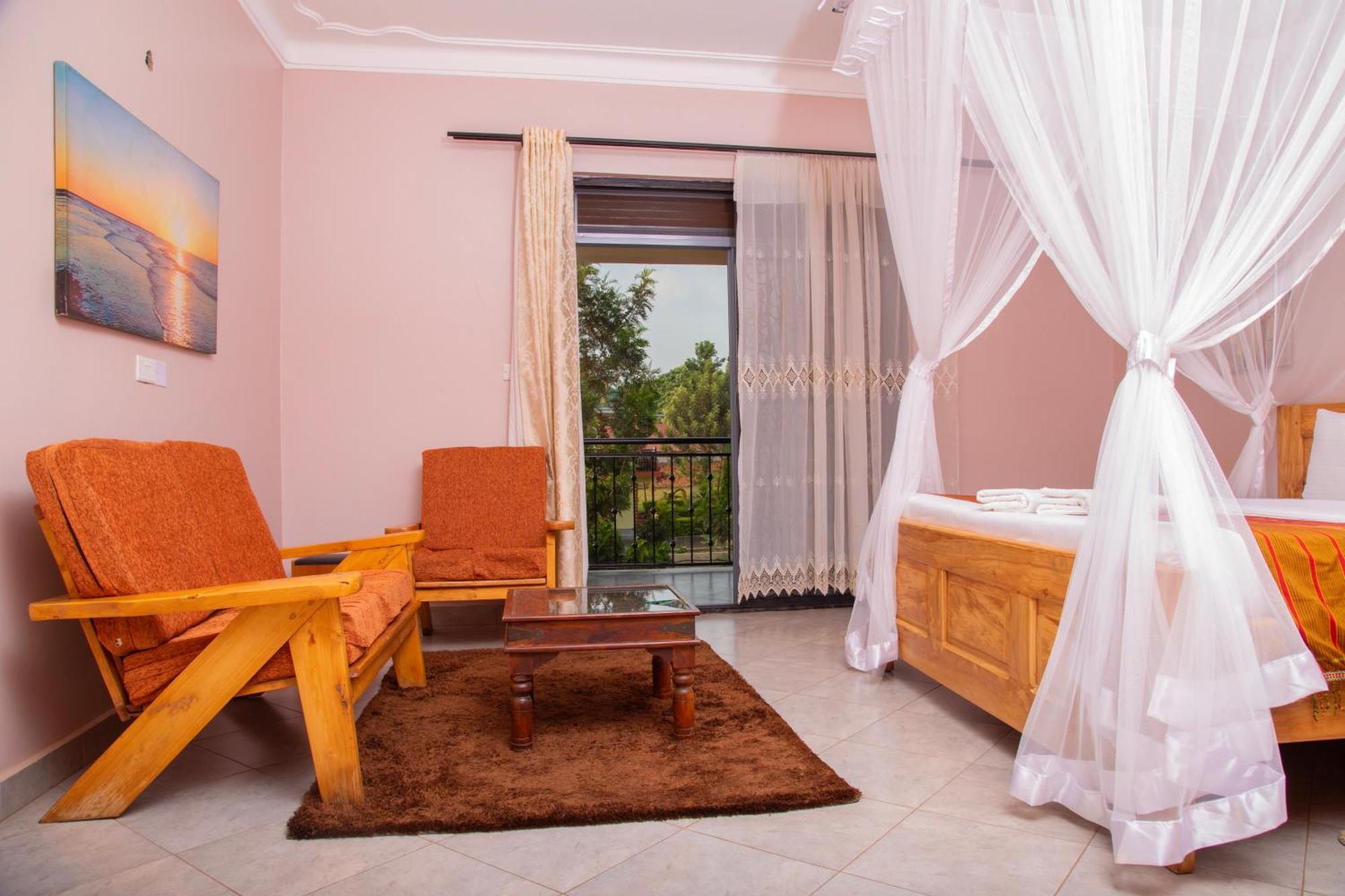 Silver Oaks Hotel Boma Fort Portal Exterior foto